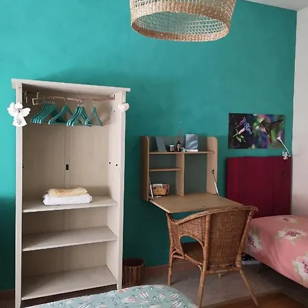 Stanza Il Melo In Fiore Проживание в семье Феррара