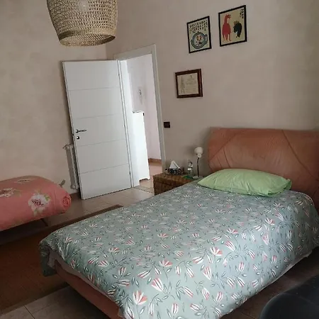 Stanza Il Melo In Fiore Проживание в семье *