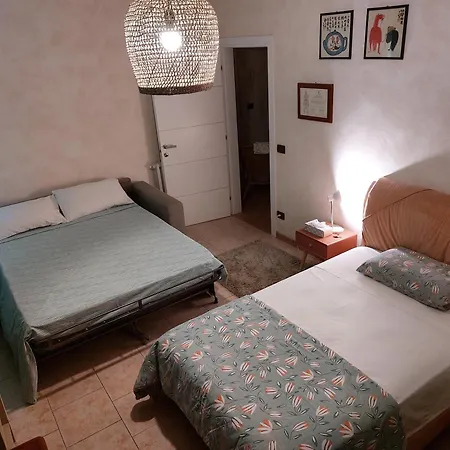 Stanza Il Melo In Fiore Homestay Ferrara